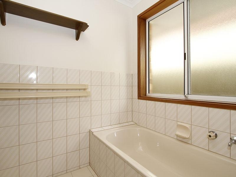 40 Sir James Hardy Way, Woodcroft SA 5162