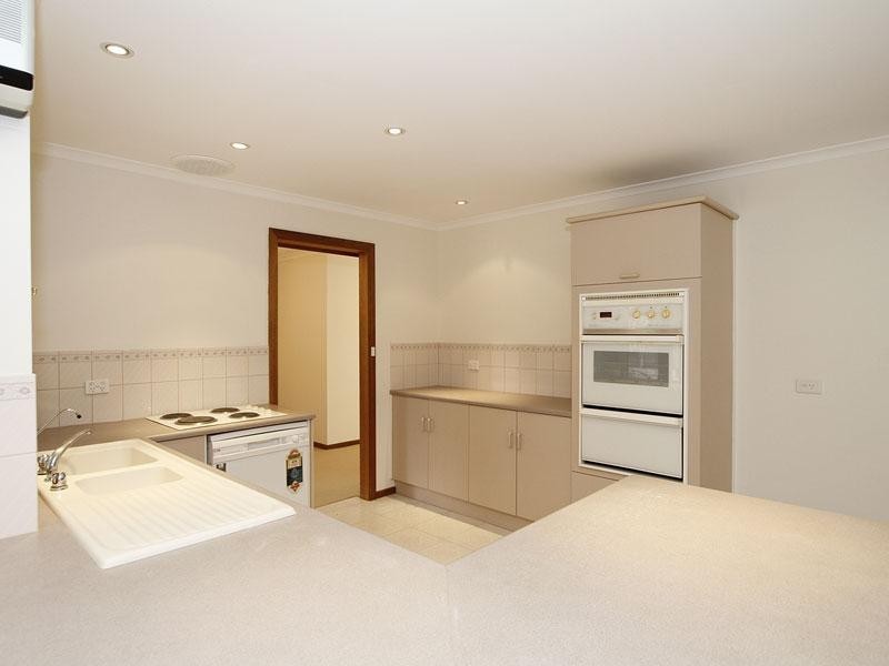 40 Sir James Hardy Way, Woodcroft SA 5162