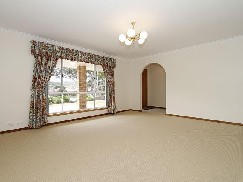 40 Sir James Hardy Way, Woodcroft SA 5162
