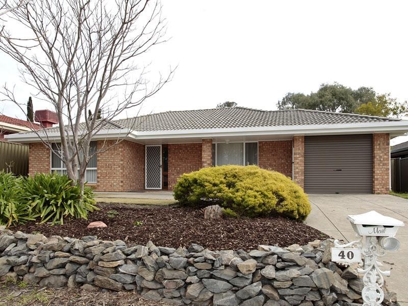 40 Sir James Hardy Way, Woodcroft SA 5162