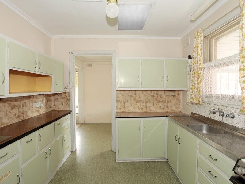 15 Adrian Street, Christie Downs SA 5164