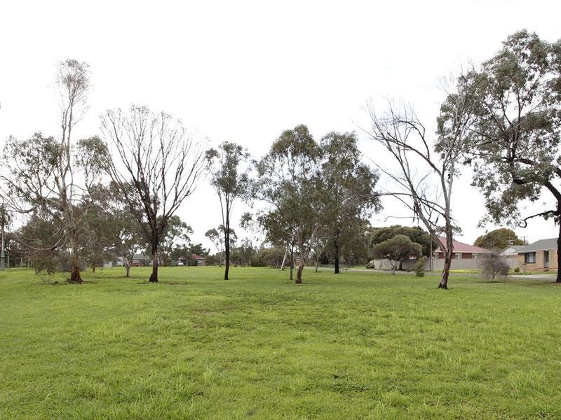 15 Adrian Street, Christie Downs SA 5164