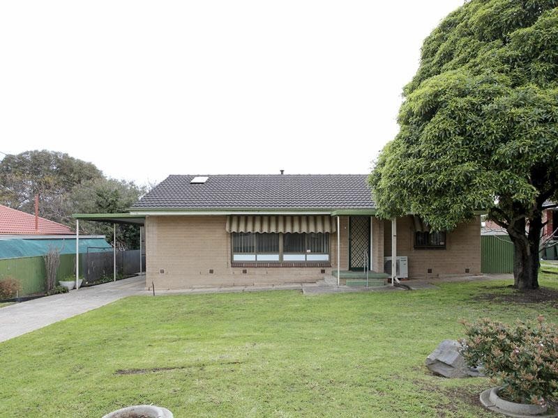 15 Adrian Street, Christie Downs SA 5164