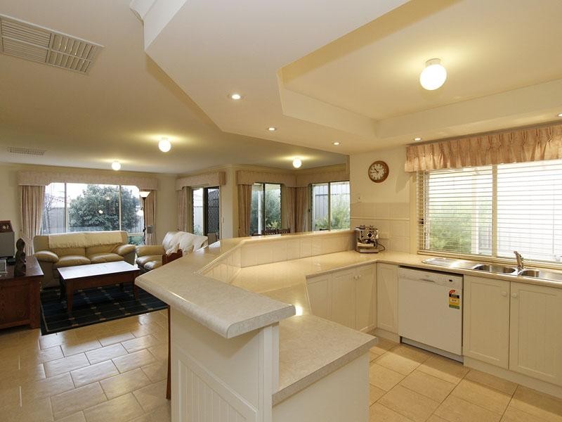 10 Navigator Avenue, Sheidow Park SA 5158