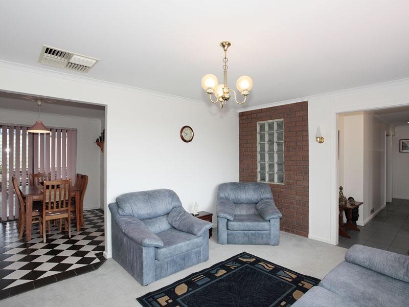 5 Poralka Crescent, Hallett Cove SA 5158