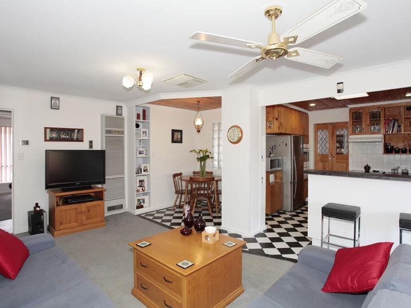 5 Poralka Crescent, Hallett Cove SA 5158