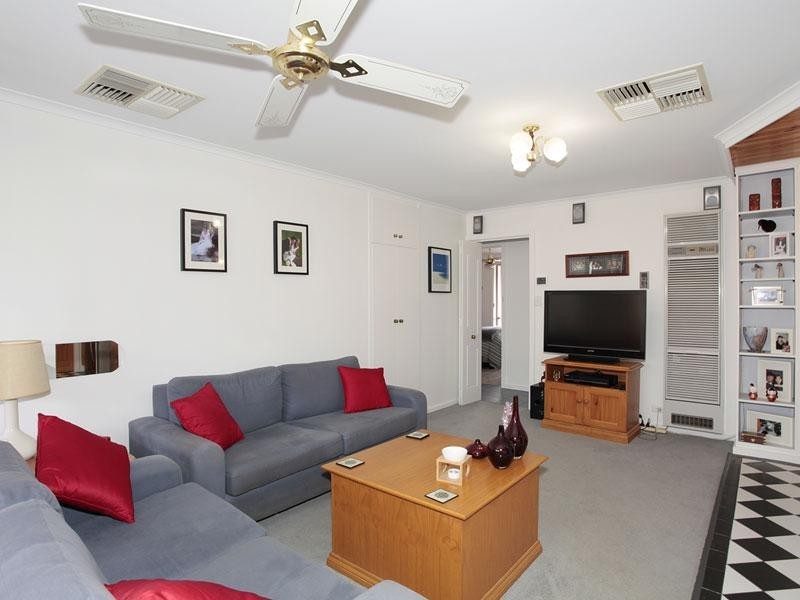 5 Poralka Crescent, Hallett Cove SA 5158