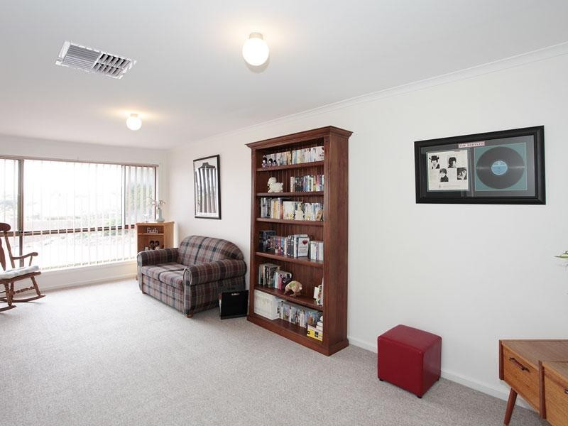 5 Poralka Crescent, Hallett Cove SA 5158