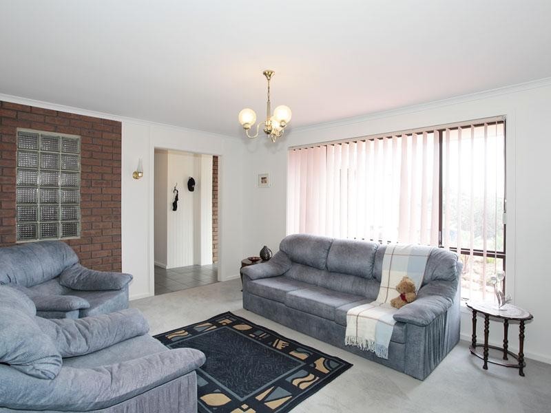 5 Poralka Crescent, Hallett Cove SA 5158