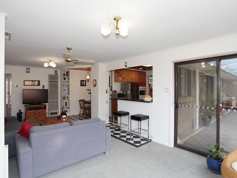 5 Poralka Crescent, Hallett Cove SA 5158