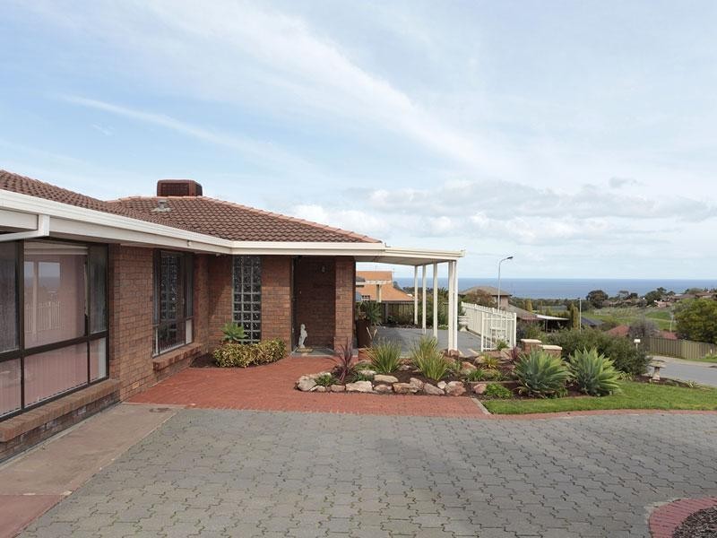 5 Poralka Crescent, Hallett Cove SA 5158
