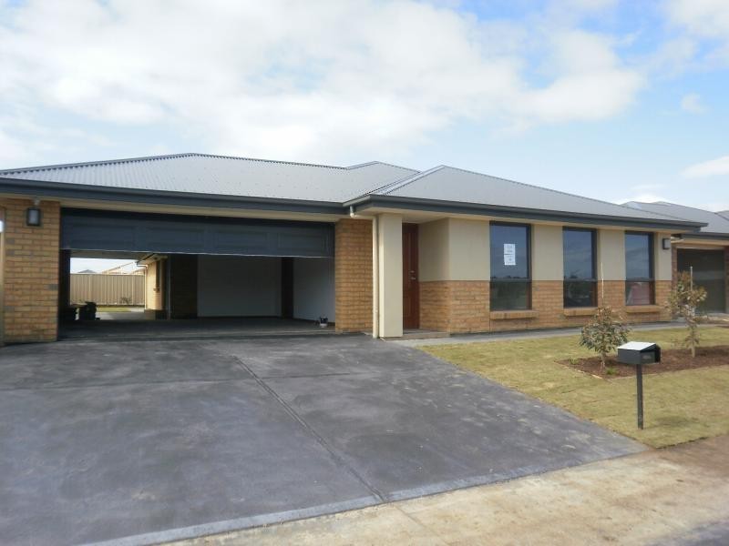 11 Tidewater Street, Aldinga Beach SA 5173