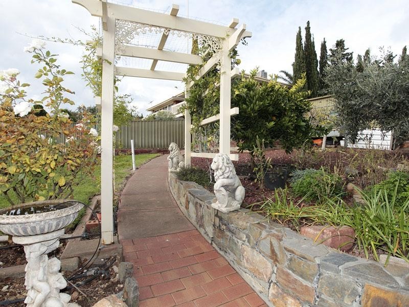 6 Fairhill Street, Hallett Cove SA 5158