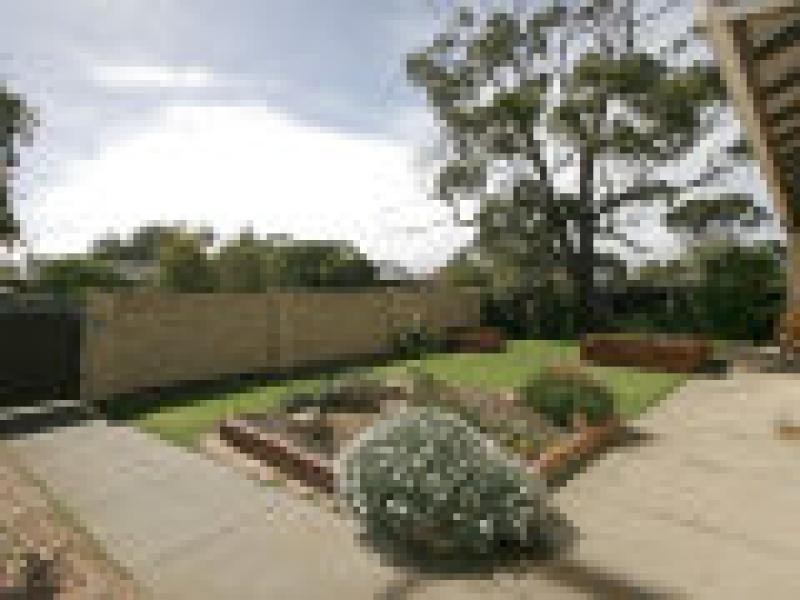 27 Narvick Crescent, Hackham West SA 5163