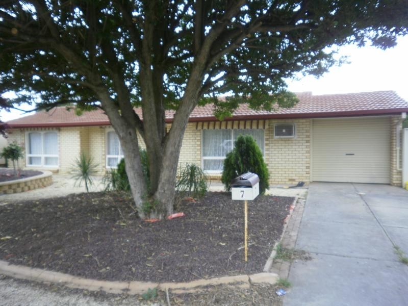 7 Greenloop Crescent, Huntfield Heights SA 5163