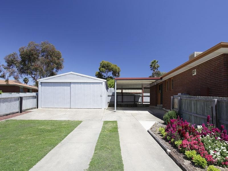 3 Plumtree Crescent, Huntfield Heights SA 5163