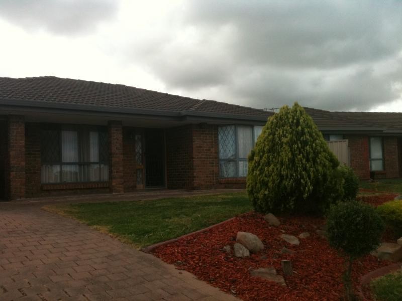 72 Mawson Circuit, Woodcroft SA 5162