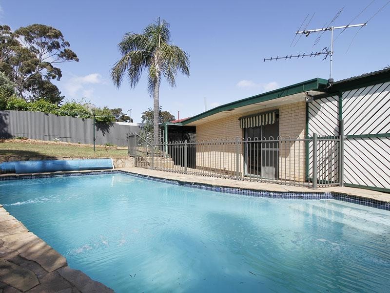 9 Sussex Crescent, Morphett Vale SA 5162