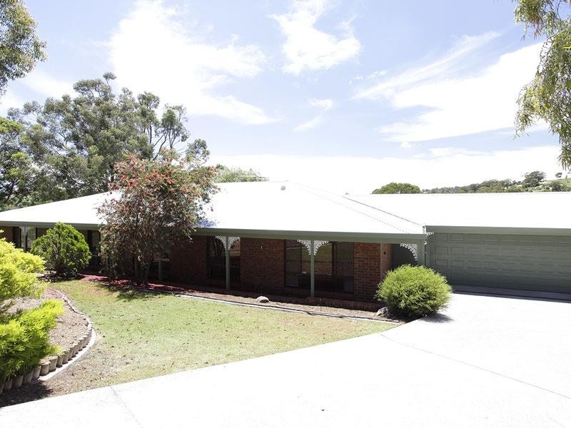69 Oakridge Road, Aberfoyle Park SA 5159