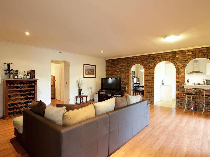 69 Oakridge Road, Aberfoyle Park SA 5159