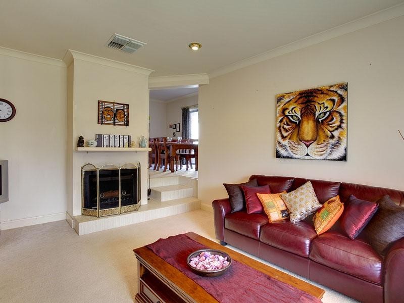 4 Goss Road, Aberfoyle Park SA 5159