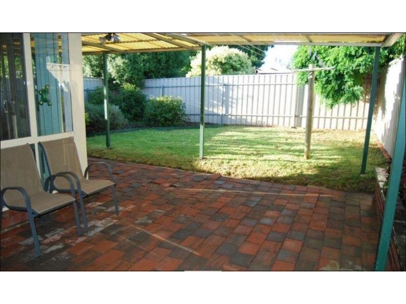 4 Veart Court, Woodcroft SA 5162