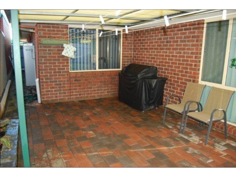 4 Veart Court, Woodcroft SA 5162