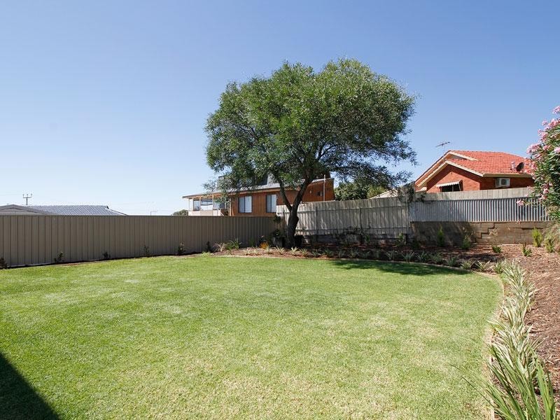 27 Bathurst Avenue, Moana SA 5169