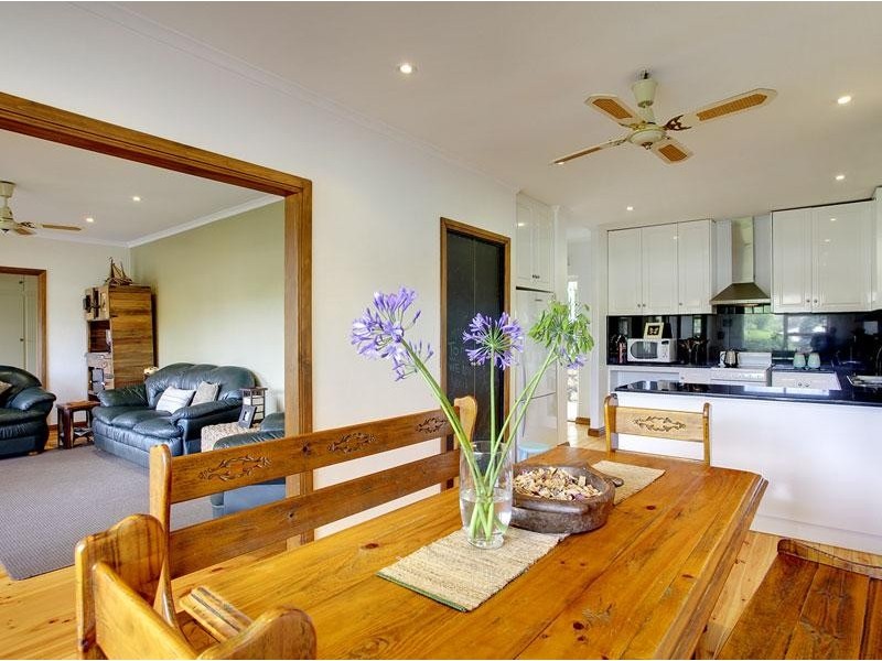 13 Village Road, Hackham West SA 5163