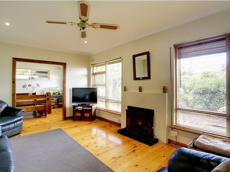 13 Village Road, Hackham West SA 5163