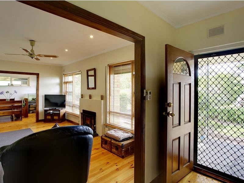 13 Village Road, Hackham West SA 5163