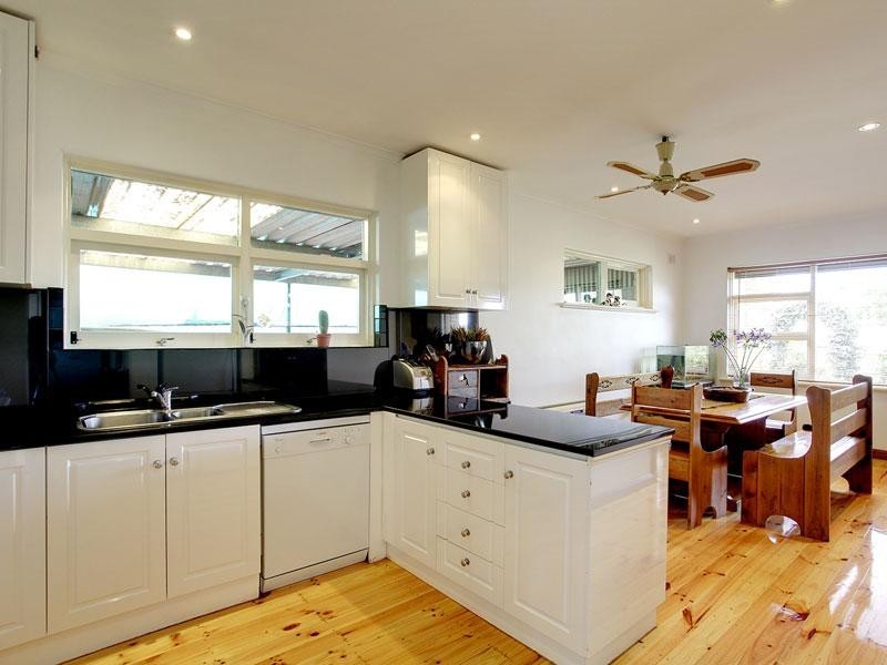 13 Village Road, Hackham West SA 5163