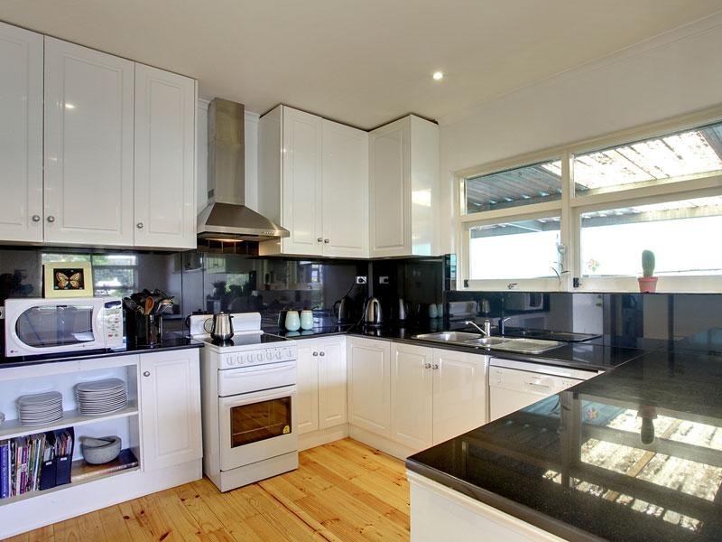 13 Village Road, Hackham West SA 5163