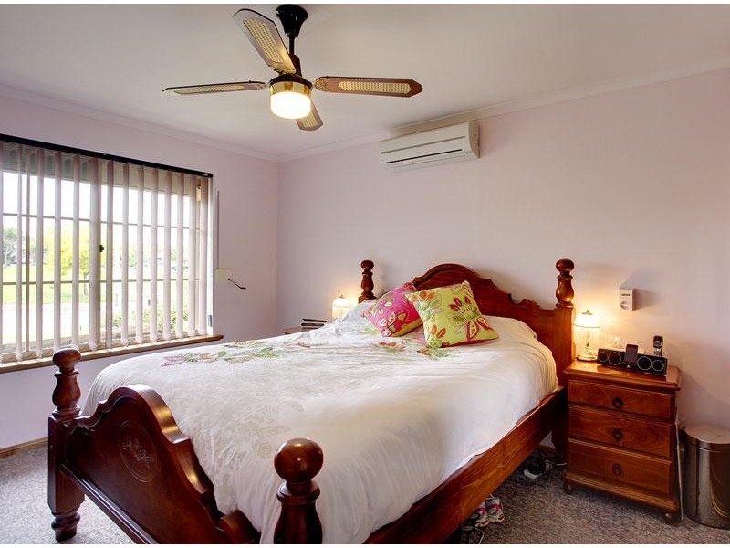 8 Cove Road, Seaford Rise SA 5169