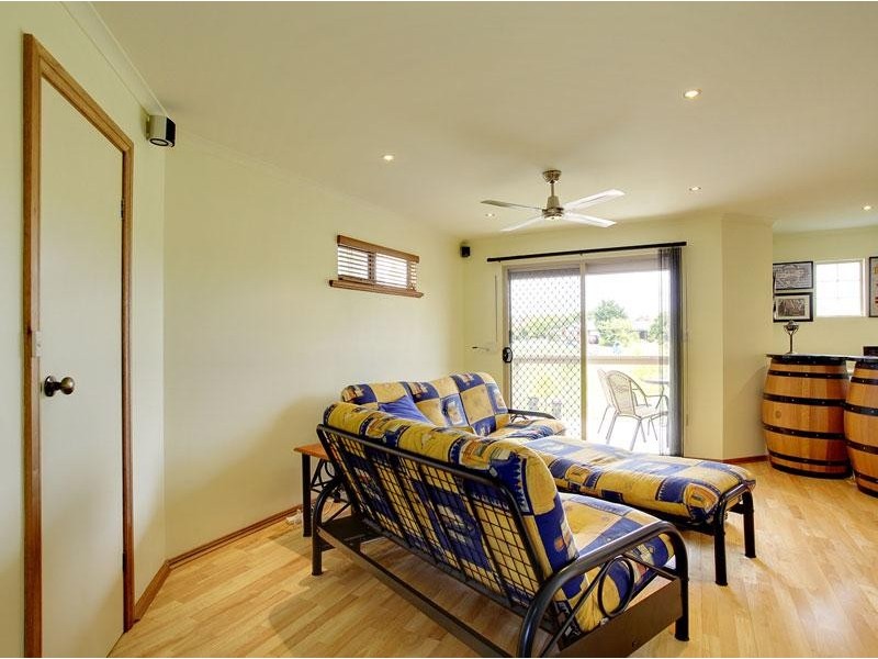 8 Cove Road, Seaford Rise SA 5169
