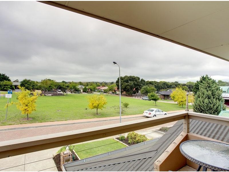 8 Cove Road, Seaford Rise SA 5169