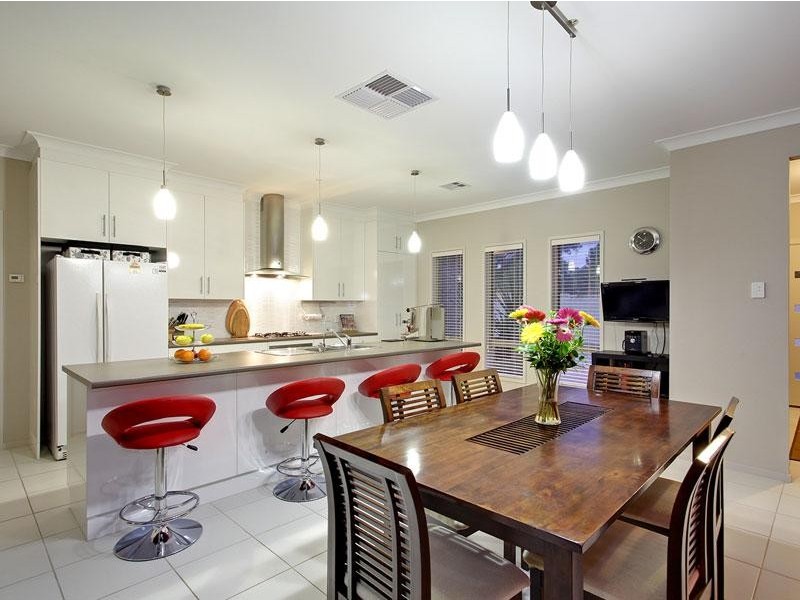 1/24 Golf Course Drive, Woodcroft SA 5162
