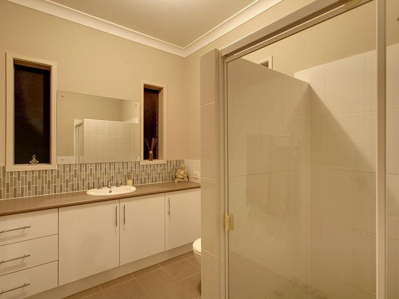 1/24 Golf Course Drive, Woodcroft SA 5162