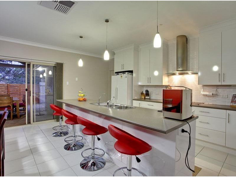 1/24 Golf Course Drive, Woodcroft SA 5162