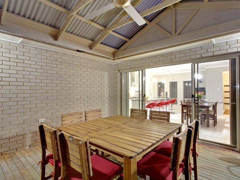 1/24 Golf Course Drive, Woodcroft SA 5162
