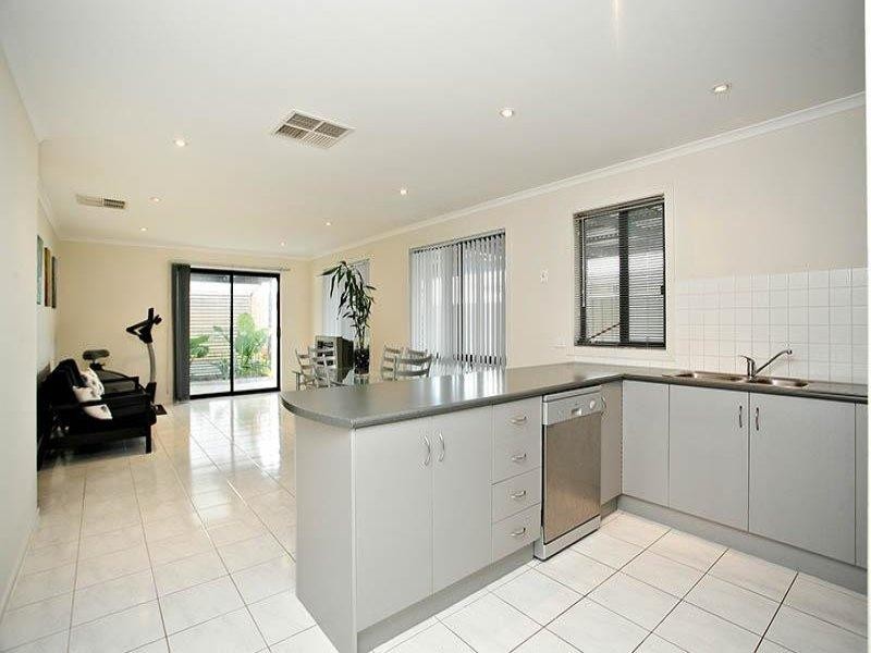 17 Blue Bay Avenue, Aldinga Beach SA 5173