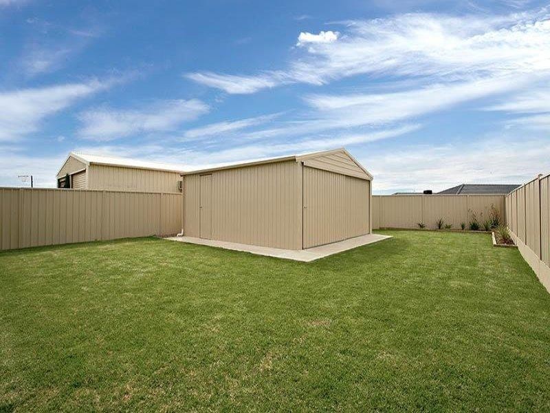 17 Blue Bay Avenue, Aldinga Beach SA 5173