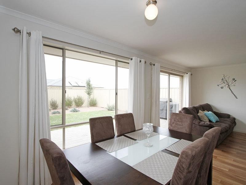 15 Dock Road, Seaford Meadows SA 5169