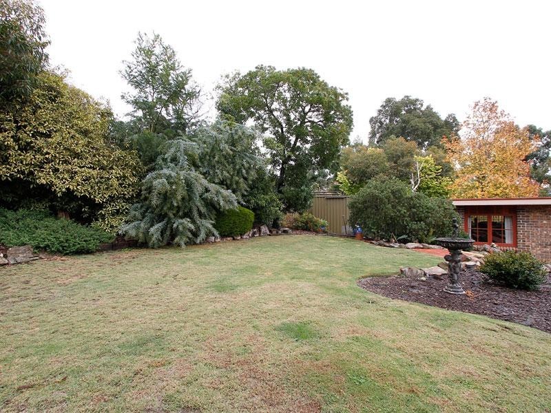 15 Lotus Drive, Aberfoyle Park SA 5159