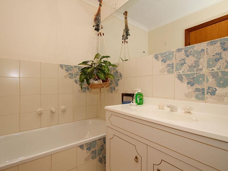 15 Lotus Drive, Aberfoyle Park SA 5159