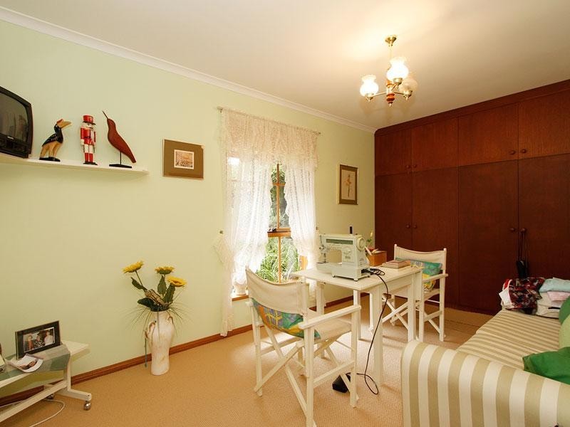 15 Lotus Drive, Aberfoyle Park SA 5159