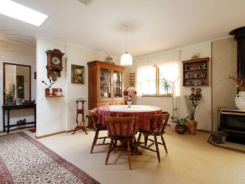 15 Lotus Drive, Aberfoyle Park SA 5159