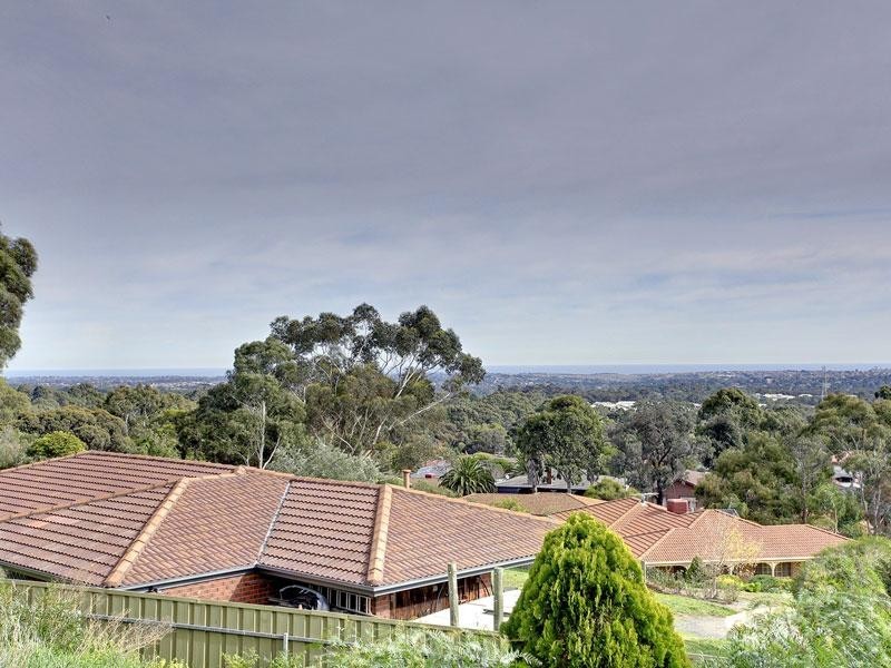 34 Maluka Drive, Happy Valley SA 5159