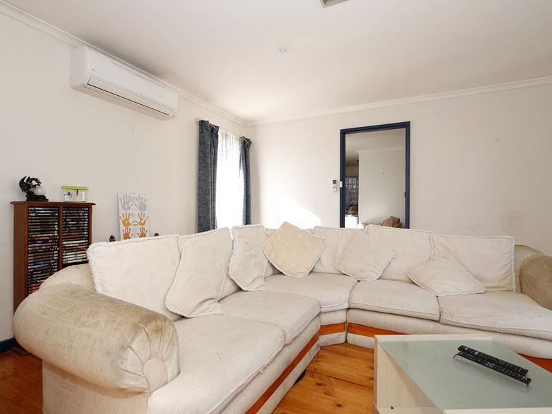 27 Narvik Crescent, Hackham West SA 5163