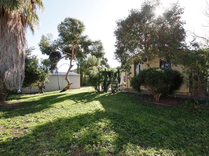 27 Narvik Crescent, Hackham West SA 5163